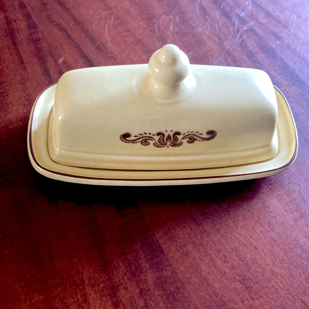 Vintage Pfaltzgraff Village butter dish with lid. Made in USA.